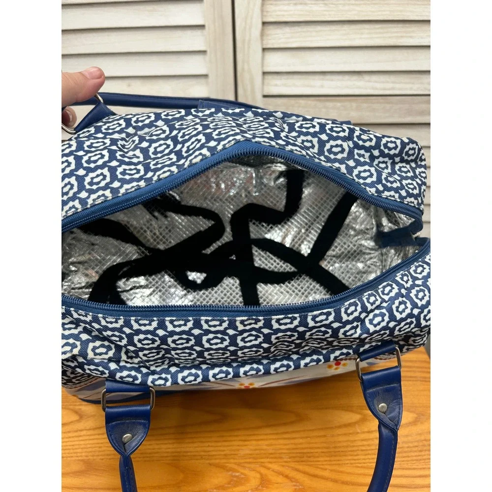 Temptations Insulated Casserole Carrier Old World Blue Floral Dish Picnic Travel